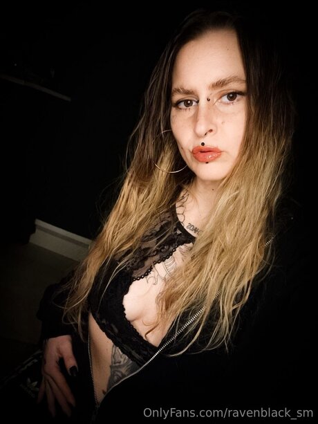 Ravenblack Sm onlyfans model photos