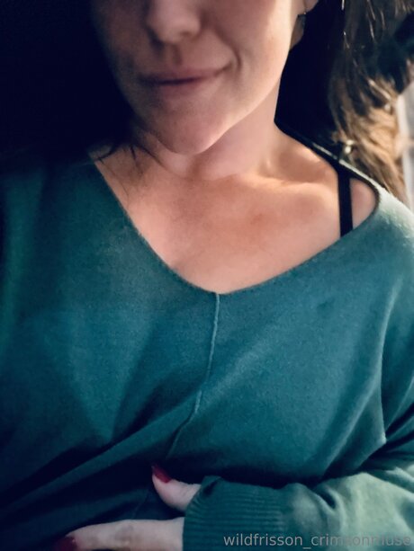 Crimsonmusewildfrisson onlyfans leaks.