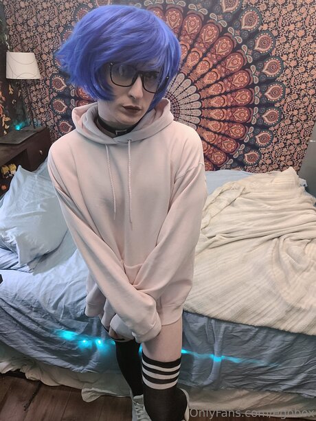 sexy mom onlyfans top artwork