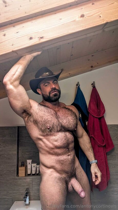 Antonycortinovis onlyfans content