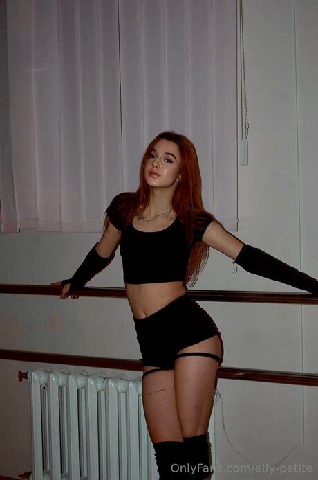 Elly Petite sex onlyfans