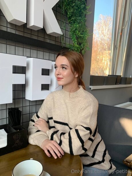 Elly Petite en onlyfans