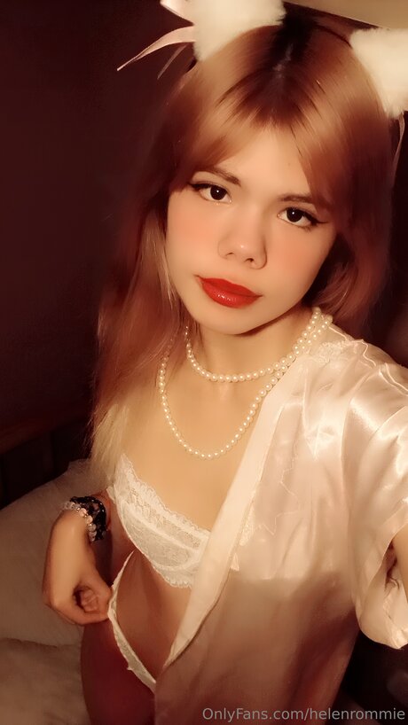 Helenrommie nude only fans
