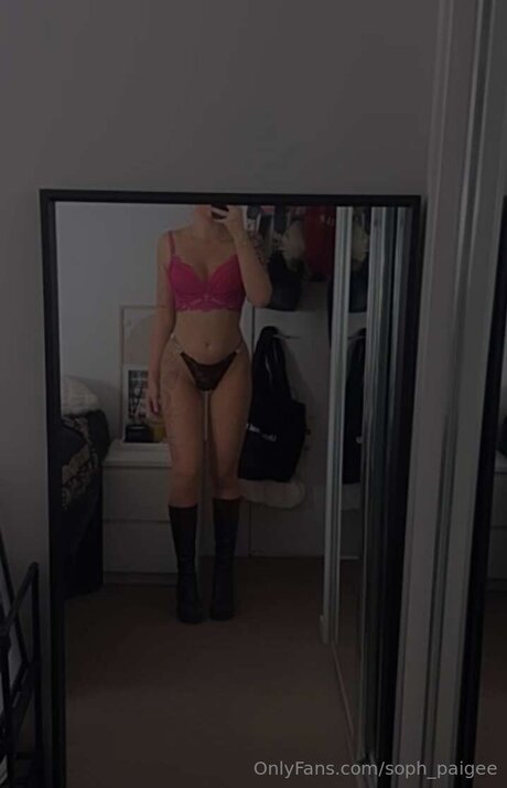 Soph Paigee onlyfans lean