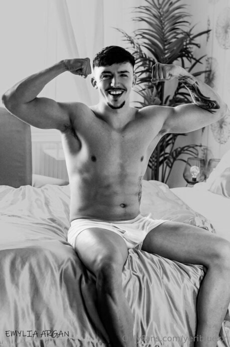 Yeribluexx onlyfans picture