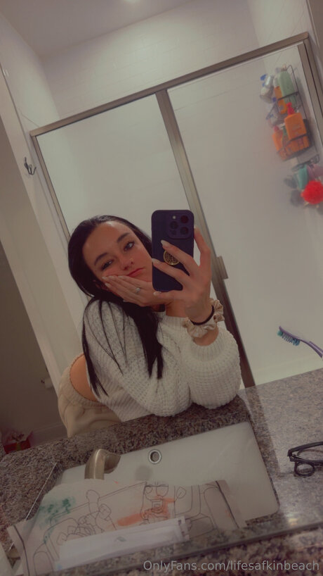 milf teen onlyfans sexy self-portrait