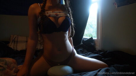 Imblondebrat only fans nude leaks