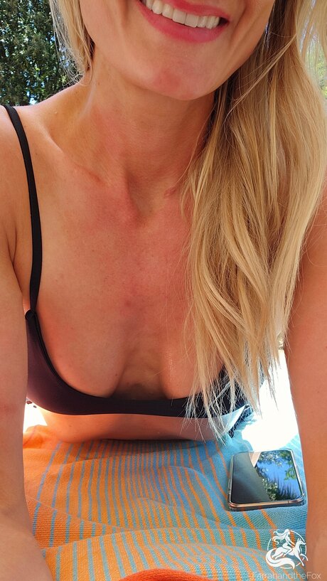 Farrahandthefoxfree only fans nude leaks