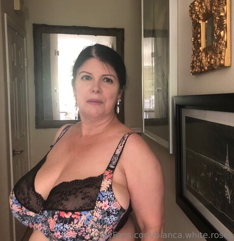 Bianca White Roses leak only fans