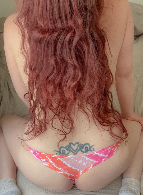 Thenaughtywifenxtdoor topless onlyfans