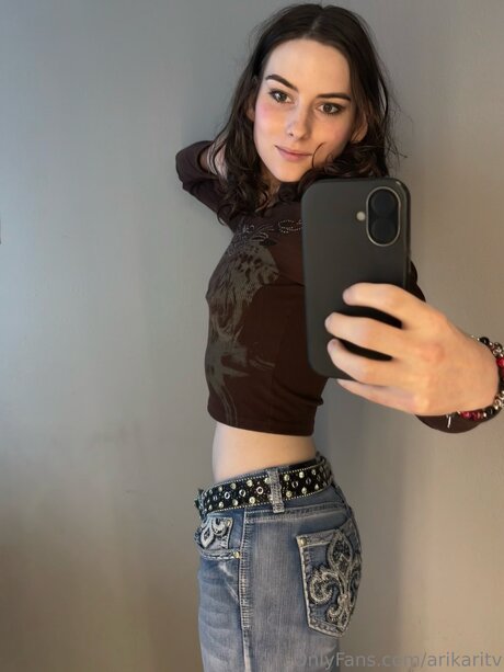 Arikaritv topless onlyfans