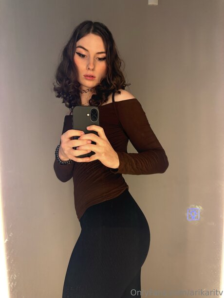 Arikaritv onlyfans striptease