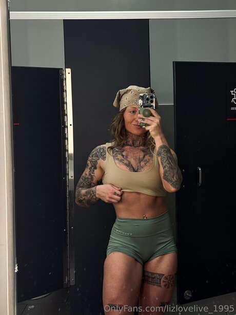 Lizlovelive 1995 naked leaked onlyfans