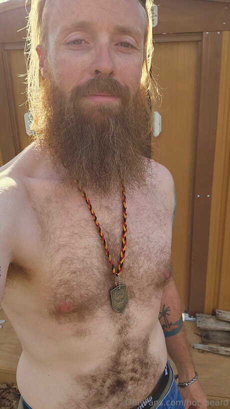 Hot Beard onlyfans star