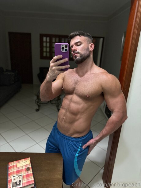 Mr Bigpeach onlyfans leaked pictures