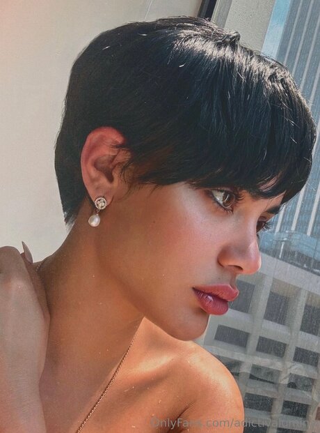 Adictivalumina onlyfans naked pics