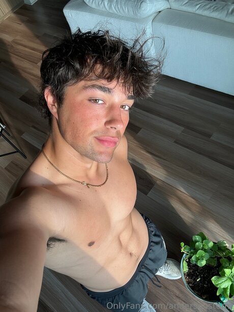 Andersonstorm  candids