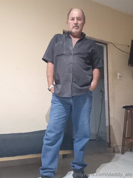 Daddy Ale onlyfans creator