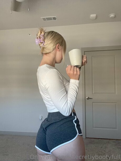 Secretlybootyfull porn onlyfans