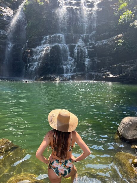 Sarahzeee onlyfans desnuda