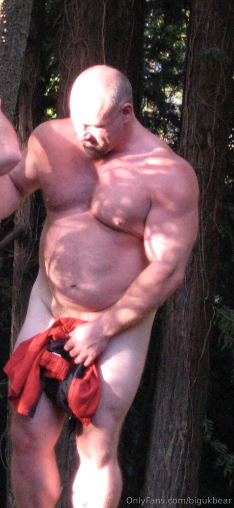 Bigukbear naked onlyfans