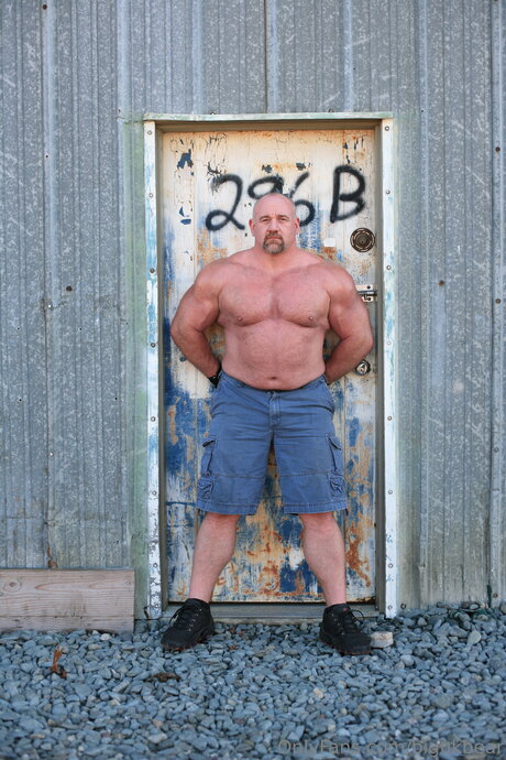 Bigukbear nude onlyfans leak