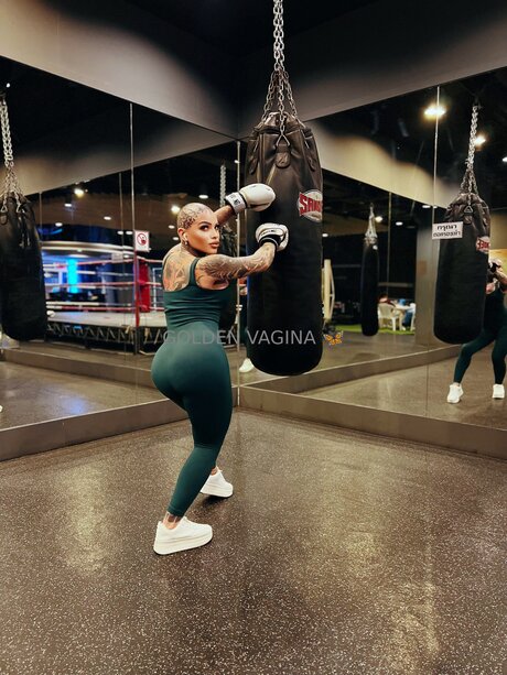 Goldenvagina fans only