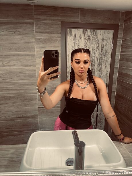 Jenniferluxe naked on onlyfans