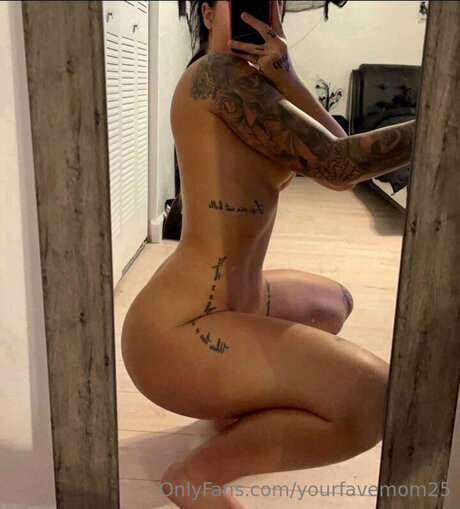 Yourfavemom25 porn only fans