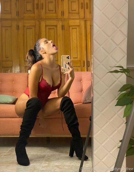 candyrosefree naked on onlyfans