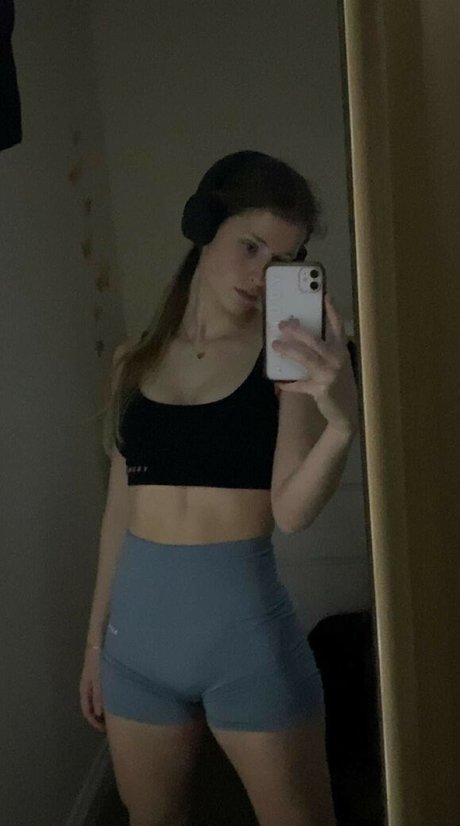 Mira Szalma onlyfans leaked.