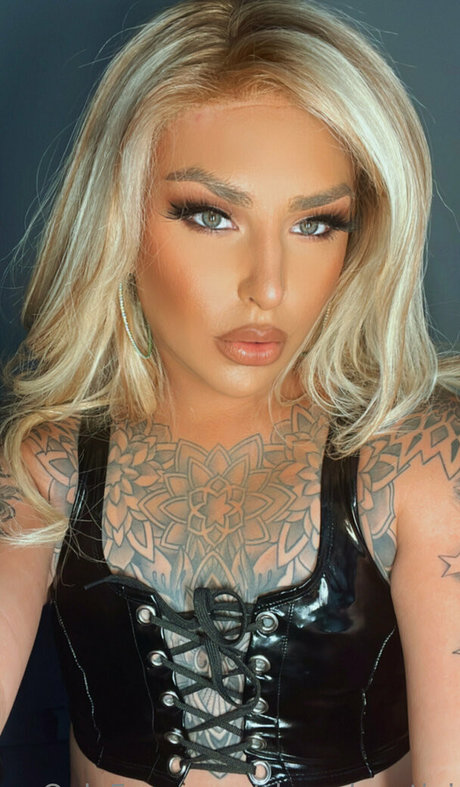 chanelsantini only fans photos