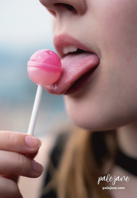 Pale Jane onlyfans topless