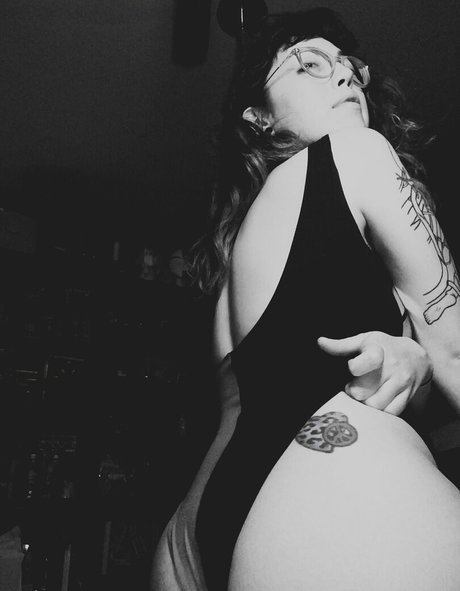 rueeruee naked leaked onlyfans