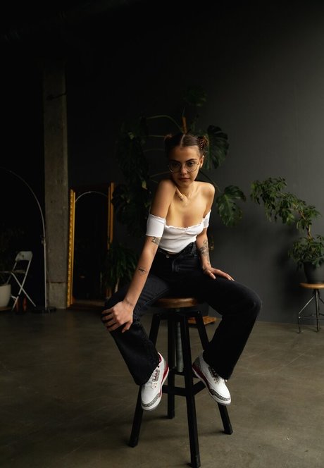 aelmiramirae onlyfans public photos