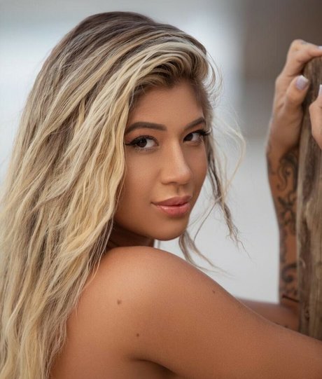 Deborah Meel strip onlyfans