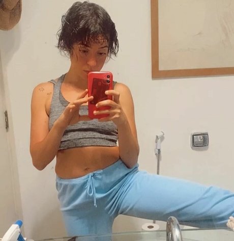 Valentina Bandeira onlyfans star