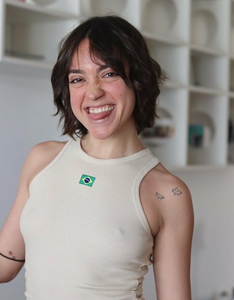 Valentina Bandeira onlyfans leaks.