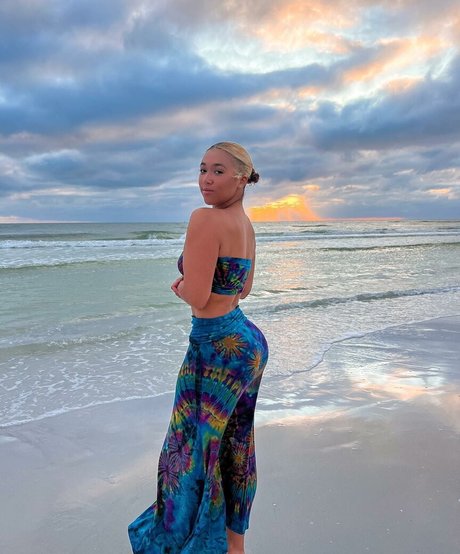 Heaven Collins strip onlyfans