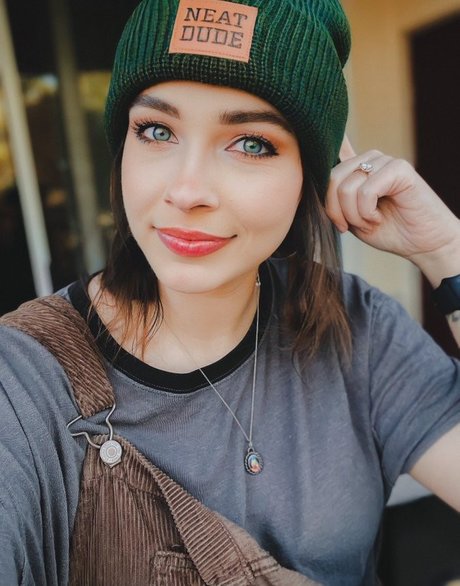 Justseum onlyfans model photo