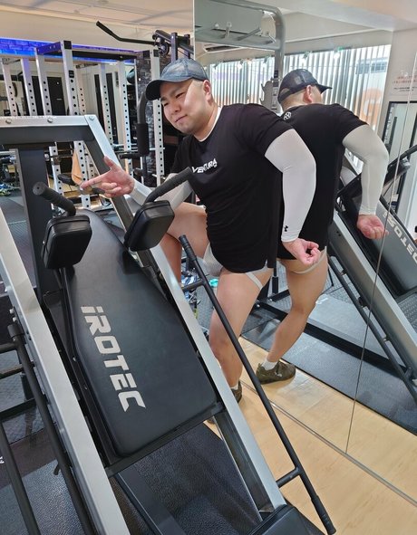 largedogcollar naked leaked onlyfans