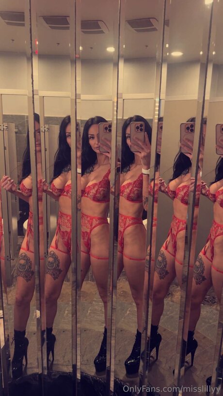 Misslillyy nude only fans leaks