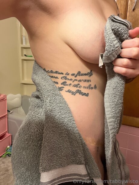 Tabbywisco onlyfans ass