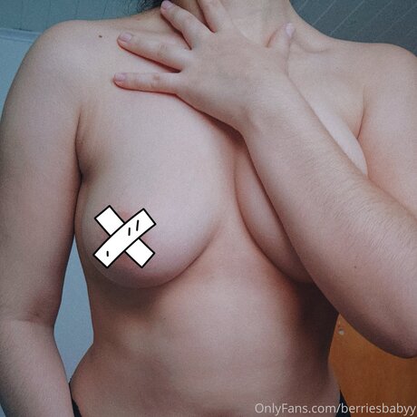 Berriesbabyy onlyfans desnuda