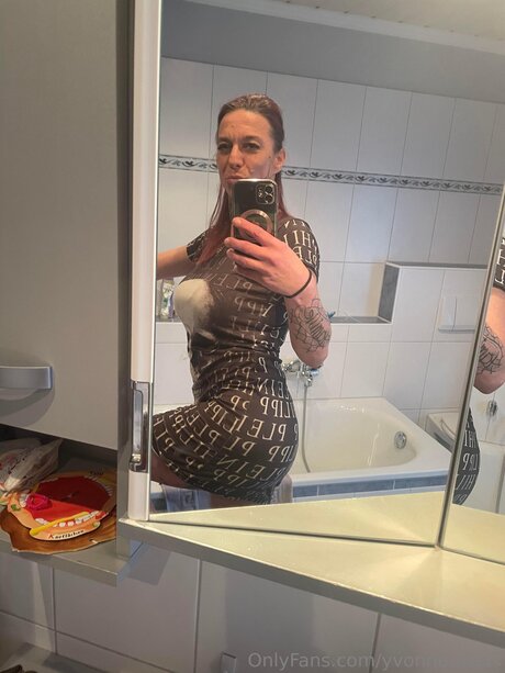 Yvonne Black nude only fans