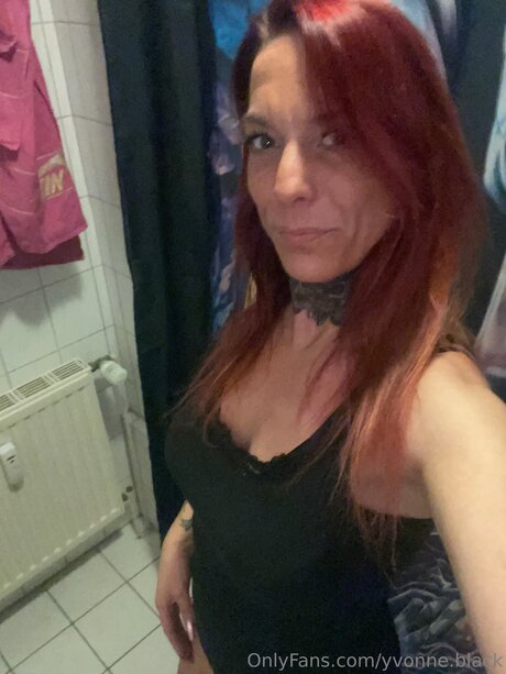 Yvonne Black naked onlyfans leaked
