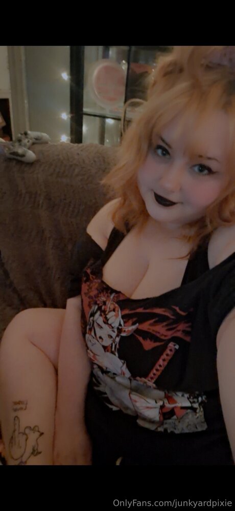Junkyardpixie naked onlyfans leak