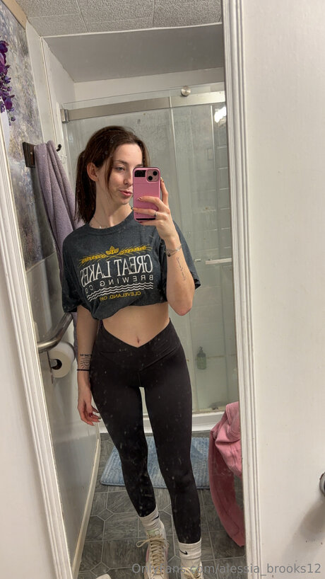 Alessia Brooks12 on onlyfans