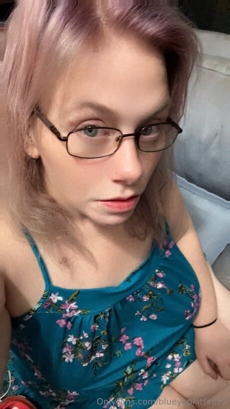 Blueyedkitten77 onlyfans leaks.