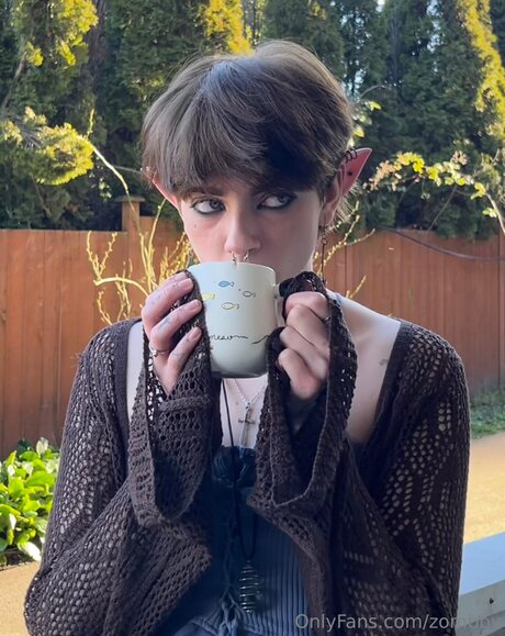 Zombby onlyfans model images